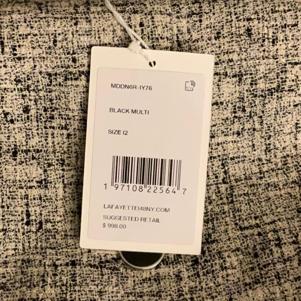 LAFAYETTE 148 NEW YORK
SLEEVELESS BUTTON FR
COLOR: Black Mult
SIZE: 12 & 14 - Picture 16 of 16